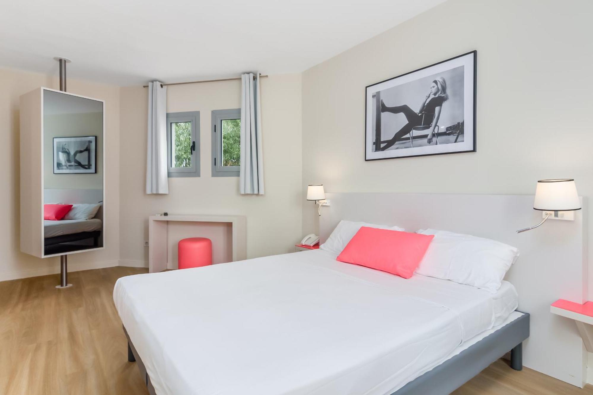 Urban Riviera Juan Les Pins - Queen Room Екстериор снимка